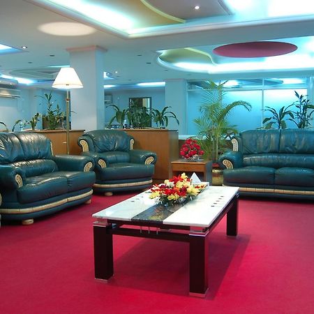 Hotel De Crystal Crown Dhaka Esterno foto